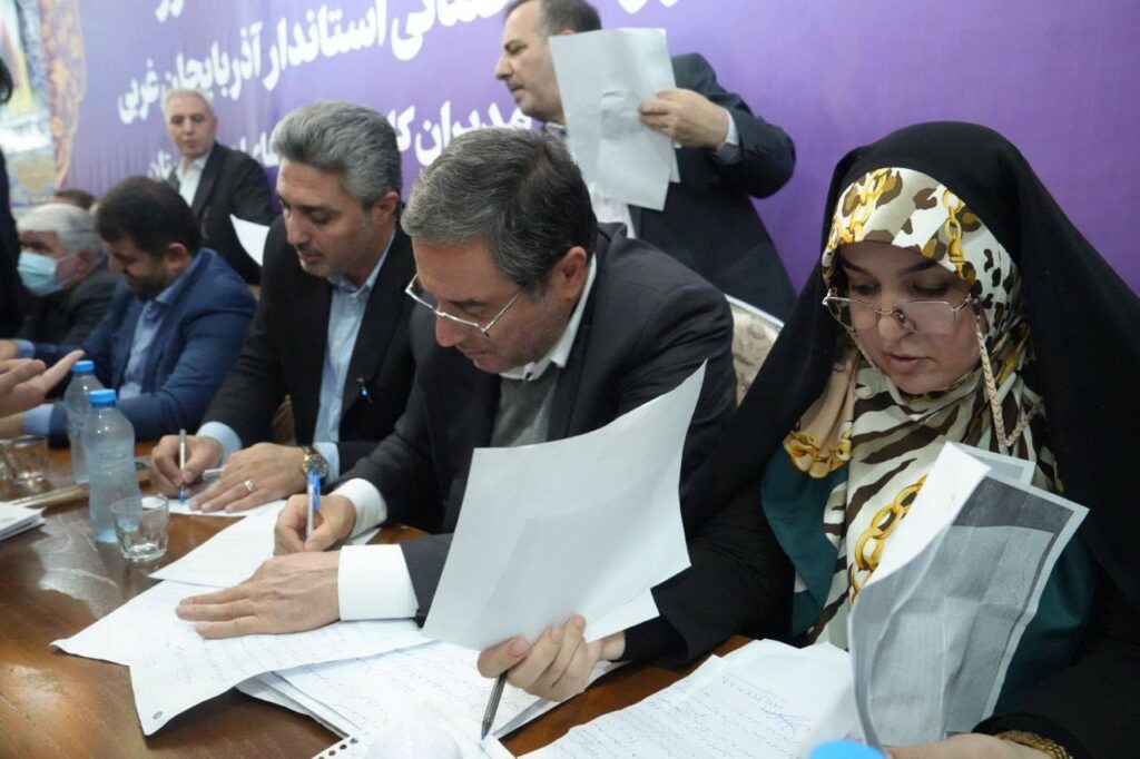 برگزاری نشست استاندار آذربایجان‌غربی با اهالی منطقه طرزیلو ارومیه